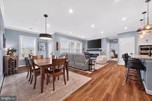21914 Hawksbill High Cir, Sterling, VA 20164 - Photo 13