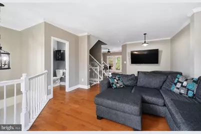 25203 Dunvegan Square, Chantilly, VA 20152 - Photo 9