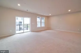 20285 Newfoundland Sq, Ashburn, VA 20147 - Photo 5