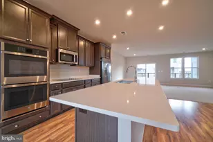 20285 Newfoundland Sq, Ashburn, VA 20147 - Photo 13