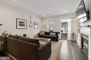 254 Bluemont Branch Terrace SE, Leesburg, VA 20175 - Photo 9