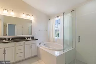 23409 Berkeley Meadows Dr, Ashburn, VA 20148 - Photo 21