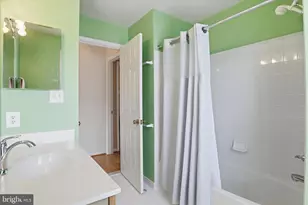 25352 Ripleys Field Dr, Chantilly, VA 20152 - Photo 25