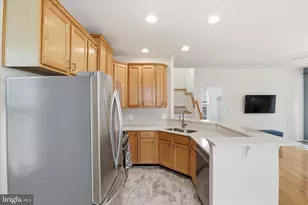 25352 Ripleys Field Dr, Chantilly, VA 20152 - Photo 5