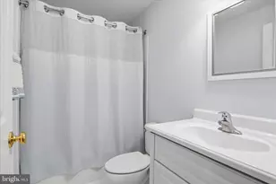 25352 Ripleys Field Dr, Chantilly, VA 20152 - Photo 29
