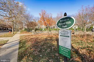 25352 Ripleys Field Dr, Chantilly, VA 20152 - Photo 37