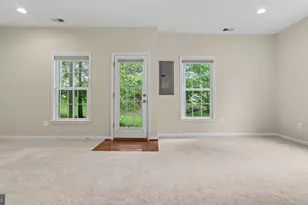42371 Trellis Square, Brambleton, VA 20148 - Photo 7