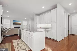 25495 Woodbine Farm Dr, Chantilly, VA 20152 - Photo 9