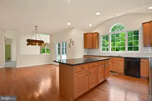23353 Lennoxville Way, Sterling, VA 20166 - Photo 17