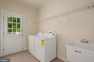 23353 Lennoxville Way, Sterling, VA 20166 - Photo 19