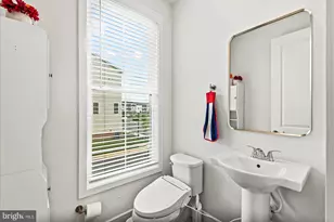 42086 Picasso Sq, Brambleton, VA 20148 - Photo 17