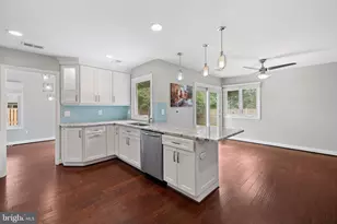 126 Hopeland Ln, Sterling, VA 20164 - Photo 5