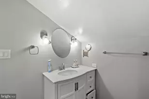 126 Hopeland Ln, Sterling, VA 20164 - Photo 25