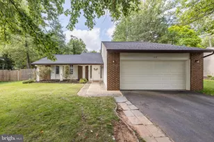 126 Hopeland Ln, Sterling, VA 20164 - Photo 35