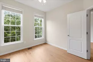 19449 Coppermine Sq, Leesburg, VA 20176 - Photo 35