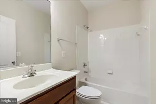 19449 Coppermine Sq, Leesburg, VA 20176 - Photo 33