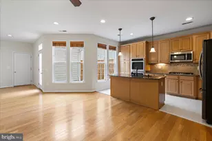 19449 Coppermine Sq, Leesburg, VA 20176 - Photo 15