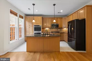 19449 Coppermine Sq, Leesburg, VA 20176 - Photo 17