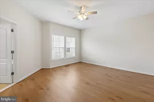 19449 Coppermine Sq, Leesburg, VA 20176 - Photo 27