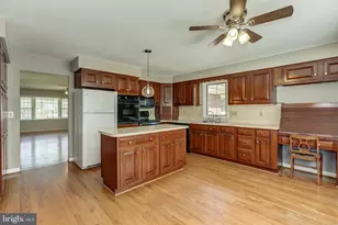 4 Cinnamon Fern Rd, Round Hill, VA 20141 - Photo 9