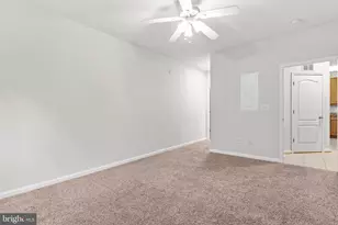 24701 Byrne Meadow Square, Aldie, VA 20105 - Photo 13