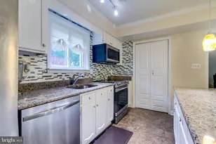 310 Newman Ct, Sterling, VA 20164 - Photo 11