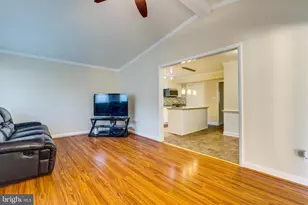 310 Newman Ct, Sterling, VA 20164 - Photo 5