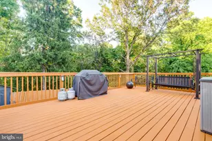 310 Newman Ct, Sterling, VA 20164 - Photo 29