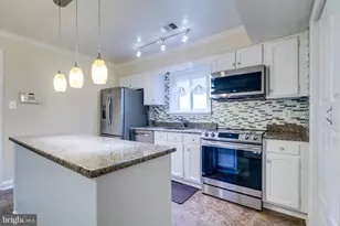 310 Newman Ct, Sterling, VA 20164 - Photo 13