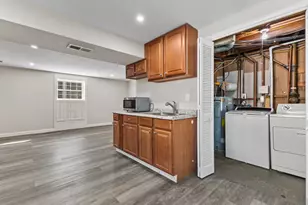 403 W Poplar Rd, Sterling, VA 20164 - Photo 17