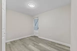 403 W Poplar Rd, Sterling, VA 20164 - Photo 19