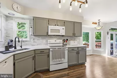 204 Grafton Way NE, Leesburg, VA 20176 - Photo 13