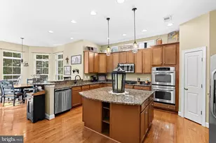 42755 Chatelain Cir, Brambleton, VA 20148 - Photo 13