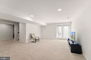 25981 Royston Pass Cir, Aldie, VA 20105 - Photo 33