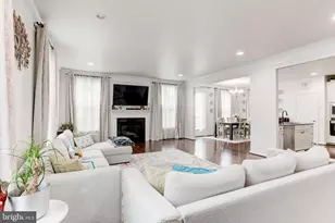 22800 Bubbling Brook Dr, Brambleton, VA 20148 - Photo 15