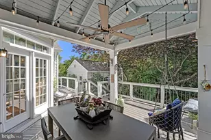 25496 Heathfield Cir, Chantilly, VA 20152 - Photo 5