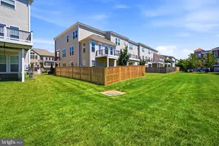 23489 Epperson Square, Brambleton, VA 20148 - Photo 9