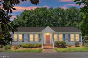 210 S Hughes St, Hamilton, VA 20158 - Photo 1