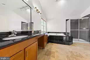 22561 Howardsville Woods Ct, Ashburn, VA 20148 - Photo 29