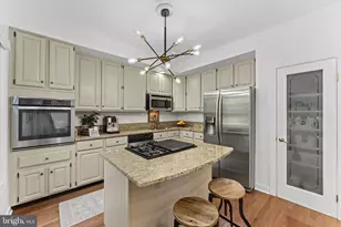 46522 Lynnhaven Square, Sterling, VA 20165 - Photo 3