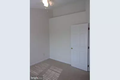 25929 Kirkwood Square, Chantilly, VA 20152 - Photo 33