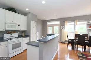 44269 Cornish Ln, Ashburn, VA 20147 - Photo 5