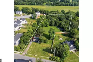 23 S Locust St, Lovettsville, VA 20180 - Photo 1