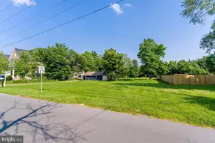 23 S Locust St, Lovettsville, VA 20180 - Photo 7