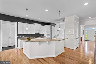 18585 Montague Pl, Purcellville, VA 20132 - Photo 11