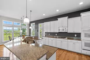 18585 Montague Pl, Purcellville, VA 20132 - Photo 15