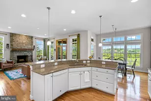 18585 Montague Pl, Purcellville, VA 20132 - Photo 13