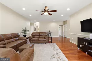 22796 Watson Heights Cir, Ashburn, VA 20148 - Photo 9