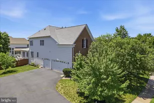 22796 Watson Heights Cir, Ashburn, VA 20148 - Photo 5