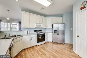 42647 Harris St, Chantilly, VA 20152 - Photo 11